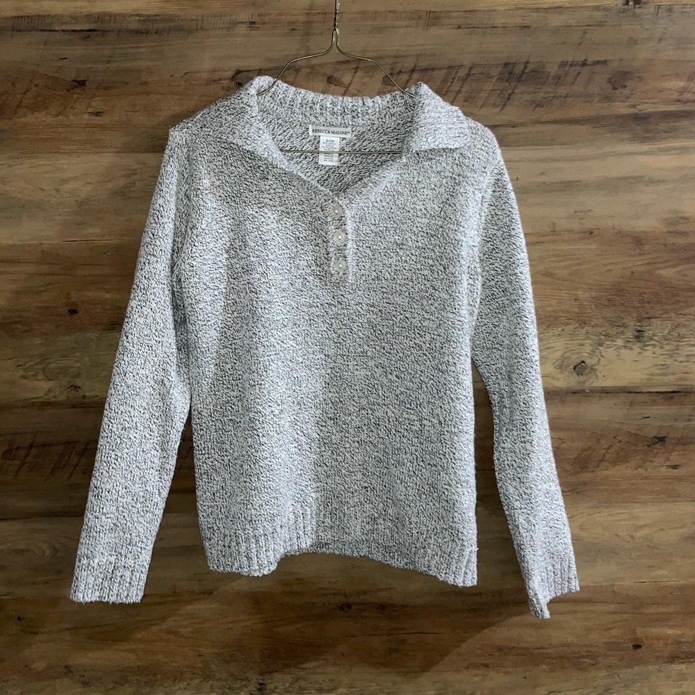🌵White & Black Collared Sweater